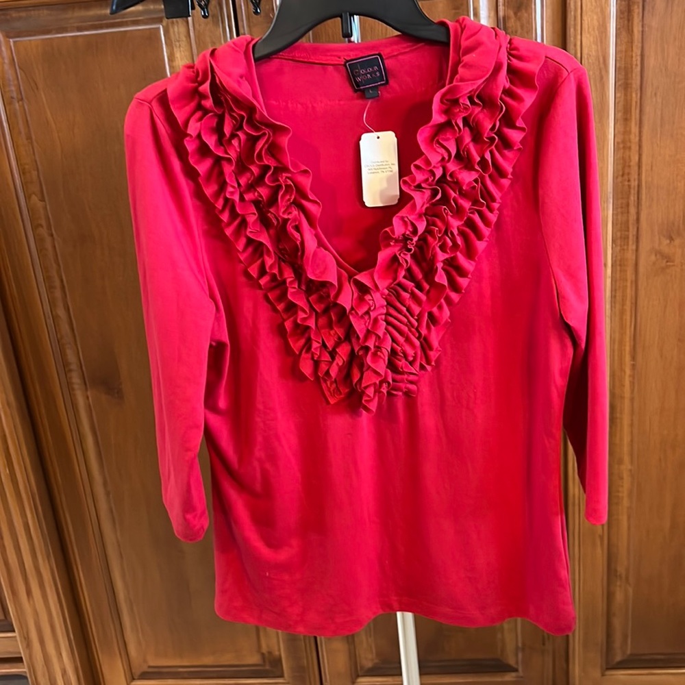 #24 - Colour Works, red ruffle, 3/4 length top. size Large